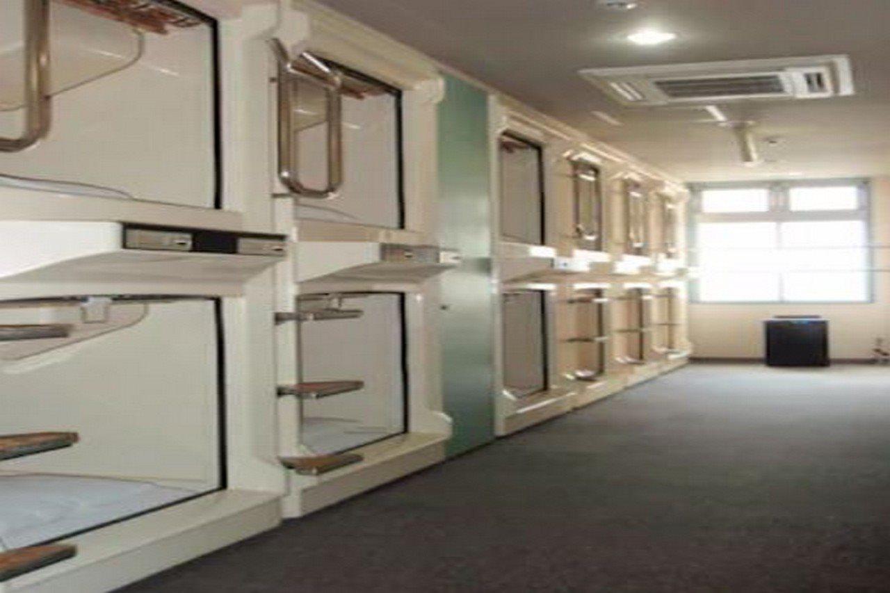 Capsule Hotel Kobe Sannomiya (Adults Only) Kültér fotó