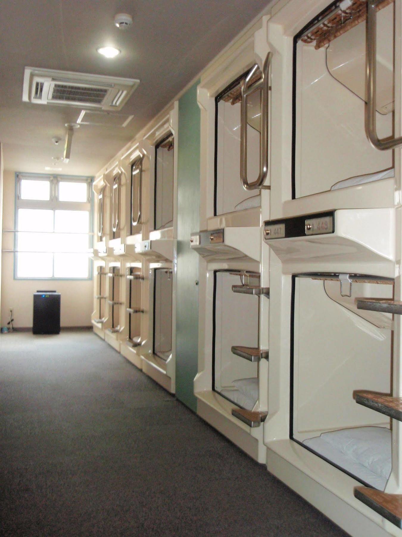Capsule Hotel Kobe Sannomiya (Adults Only) Kültér fotó