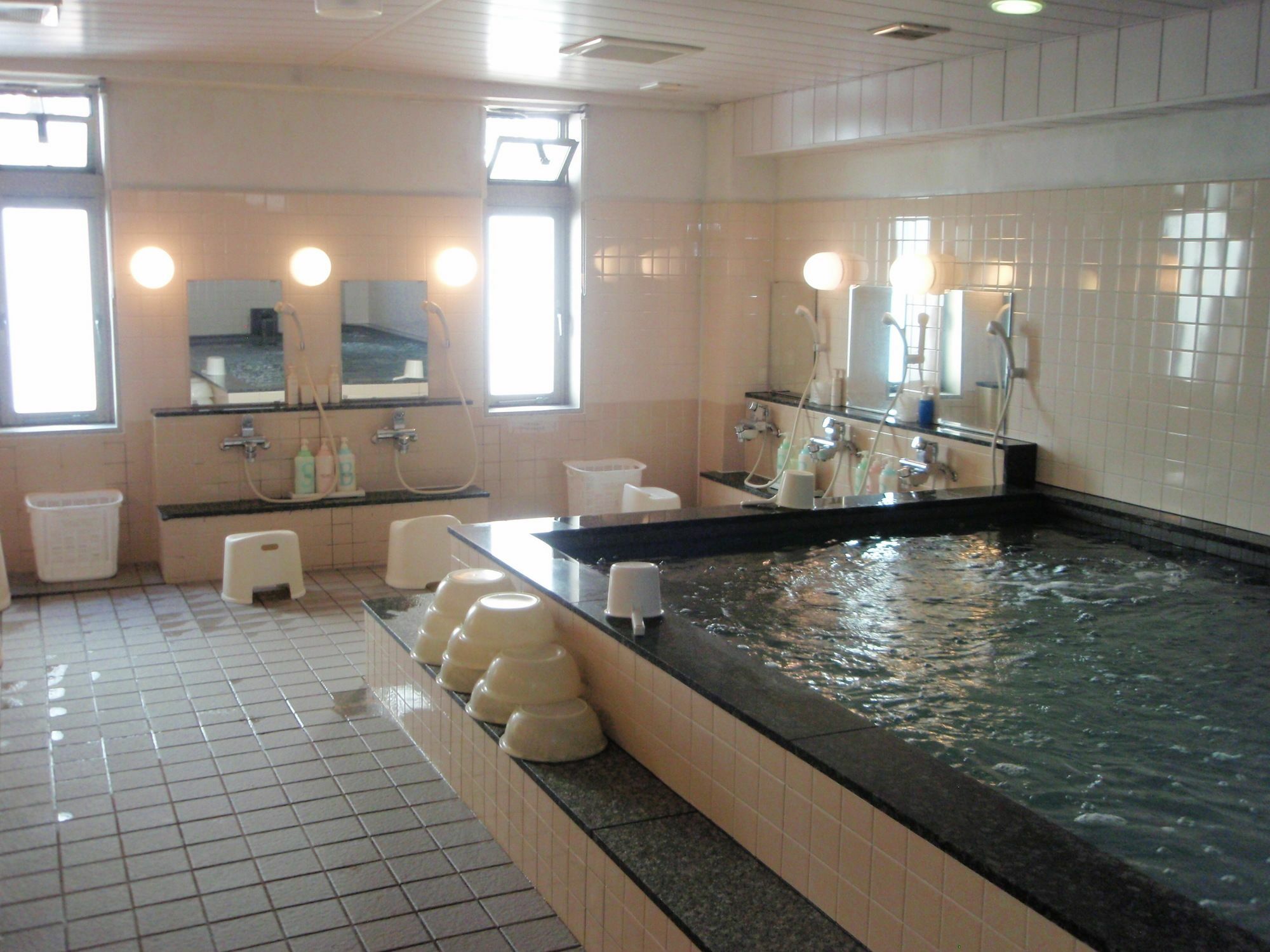 Capsule Hotel Kobe Sannomiya (Adults Only) Kültér fotó